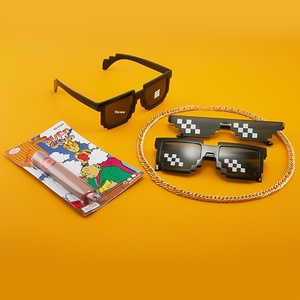 Shake Tone Mosaic <span class=keywords><strong>Gafas</strong></span> Coloridas <span class=keywords><strong>Gafas</strong></span> <span class=keywords><strong>de</strong></span> <span class=keywords><strong>Sol</strong></span> <span class=keywords><strong>de</strong></span> moda para fiestas My World Personality Pixel Shades - Product Image 2