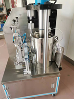 Système de capsulage semi-automatique électrique haute précision à commande PLC pour le remplissage de sachets en une seule touche, pour produits chimiques, miel, pâtes et liquides moteur
