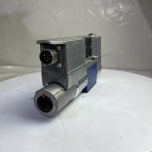 Válvula Direccional Proporcional 4WREE 6 E32-30/V/24A1 - Product Image 3