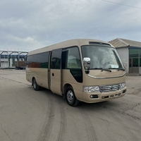 Bus d'occasion à conduite à gauche, 4 cylindres, 6 cylindres, 4x2, 27 places, 30 places, diesel, Coaster, fabriqué en Chine