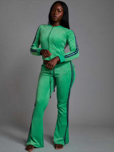 Custom Casual Fluwelen 2-delige Set Dames Outfit Gestreepte Lange Mouwen Rits Cropped Top en Flare Broek Tweedelige Set Dameskleding - Product Image 3