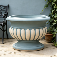 Urne à plantes en résine faite à la main, bicolore bleu-crème, peinte à la main, sur piédestal cannelé européen, style classique vintage, grande taille, pour extérieur.