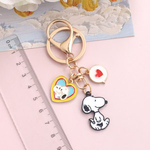 <span class=keywords><strong>Porte</strong></span>-clés en alliage de zinc <span class=keywords><strong>Snoopy</strong></span> de dessin animé mignon, pour femmes, couple, souvenir, cadeau, pendentif pour sac à dos, pendentif pour sac d'école - Product Image 3