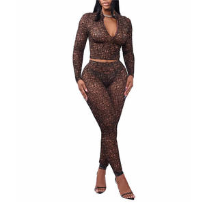 Completo Due Pezzi con Stampa a Righe per Donna, Top Corto con Zip Sexy + Leggings Abbinati Elasticizzati, Abbigliamento da Club Aderente - Product Image 2