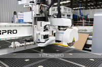 Routeur CNC à lame de scie avec changeur d'outils automatique ATC, machine de découpe du bois à 3 axes pour le traitement des panneaux de portes et de meubles d'armoires