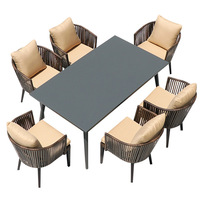 Ensemble de table et de chaises d'extérieur tropicales portables avec rotin imperméable pour la cour et la terrasse