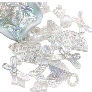 Pinzas para el pelo de acrílico con flores y mariposas, estilo morado mixto, cuentas dispersas para accesorios DIY, verano 2024, origen Yiwu - Product Image 3