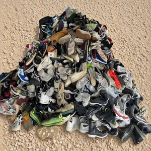 Venta <span class=keywords><strong>al</strong></span> <span class=keywords><strong>por</strong></span> <span class=keywords><strong>Mayor</strong></span> de Pacas de <span class=keywords><strong>Zapatos</strong></span> de Marca de Segunda Mano de Alta Calidad, en Lotes, Estilos Variados para Ropa de Mujer y Hombre - Product Image 1