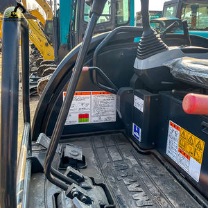 Excavatrice Komatsu PC35 compacte avec une excellente maniabilité et des commandes simples pour les espaces restreints - Product Image 6