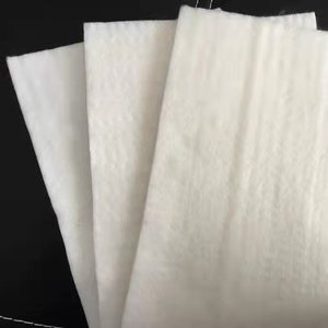 Geotextil No Tejido de Filamento de Poliéster, Resistente a Desgarros y Perforaciones, para Ingeniería Civil, Ecológico y Sostenible - Product Image 1