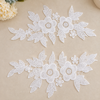 Dentelle florale soluble dans l'eau, patchs de dentelle brodés sur mesure avec logo pour la décoration de robes de mariée