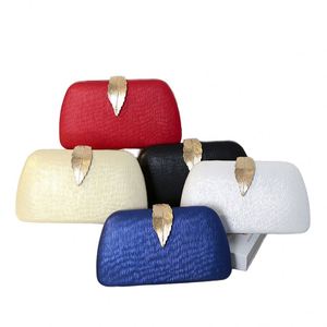Wholesale Luxury Women's <b>Gold</b> PU Leather <b>Clutch</b> Bag Luxury Handbags with Chain Shoulder Strap Wrinkled Cloud Design for Girls - Product Image 2