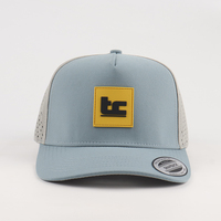 Gorra de Béisbol de Alto Rendimiento para Golf, con Perforaciones Cortadas a Láser, Repelente al Agua, Cierre a Presión, con Logotipo Personalizado en PVC