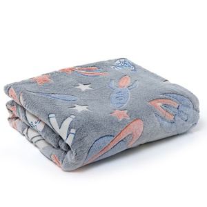 Aydınlık yıldız ay at kış sihirli özel baskı noel giyilebilir örgü karanlık battaniye - Product Image 3