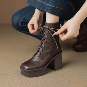 Bottes tendance imperméables en cuir véritable pour femmes, best-seller, avec fermeture éclair arrière, design rétro, talons hauts épais, construction durable - Product Image 5