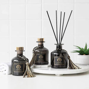 Difusor de Aroma de Vidrio Negro con Varillas de Ratán y Logotipo Personalizado Mescente - Product Image 2