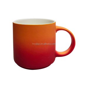 Taza de Cerámica de 11 oz al por Mayor, Taza de Sublimación con Revestimiento de Color Degradado y Tacto Suave - Product Image 2