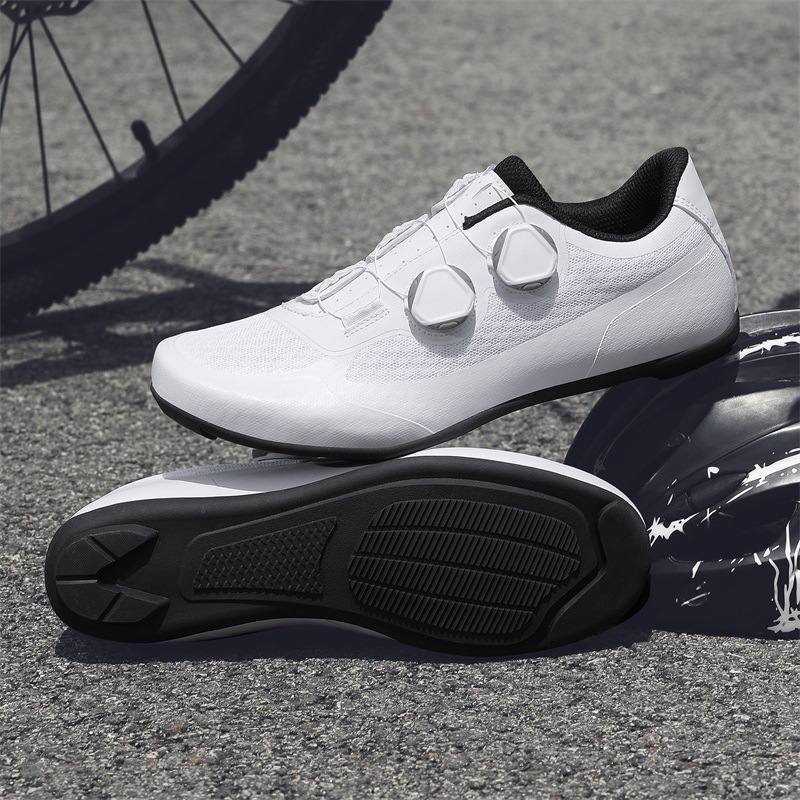 White and black lock-free shoes