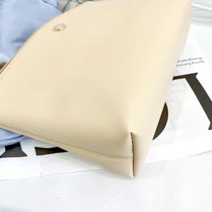 Grande trousse de toilette imperméable en cuir PU avec fermeture éclair, option logo personnalisé, pour femme, idéale pour les voyages - Product Image 2