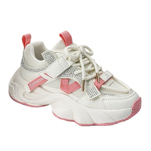 Apawwa Chaussures de sports d'hiver pour enfants Semelle flexible Respirante Mesh Design Antidérapant Coussin à lacets Jogging Ecole Marche Basketball - Product Image 1