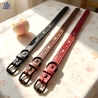 Collier réfléchissant de sécurité nocturne pour chien, design patte creuse, en cuir PU souple, réglable pour la promenade quotidienne en extérieur