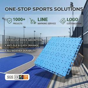 Dalles de terrain de basket-ball emboîtables certifiées FIBA, écologiques, à absorption des chocs, à rebond élevé et résistantes à l'usure pour les écoles - Product Image 1