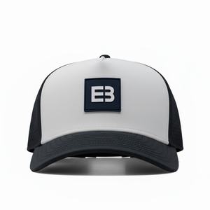 Gorra de Béisbol Clásica de 5 Paneles, Personalizada OEM, Bicolor, Impermeable, con Parche de Goma Simple, para Deportes al Aire Libre, con Orificios Cortados con Láser - Product Image 2