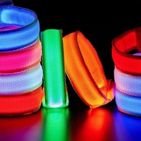 Offre Spéciale personnalisé coloré éclairer bracelets LED bracelet bracelet pour la Fête De Noël Halloween