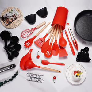 38 إكسسوارات مطبخ للبيع بالجملة أدوات طبخ أدوات مطبخ بمقبض خشبي سيليكون غير لاصق - Product Image 3