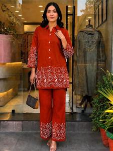 Ensemble de vêtements en rayonne de créateur avec haut brodé lourd et pantalon palazzo assorti, tenue ethnique élégante pour mariage, fête ou festival - Product Image 2
