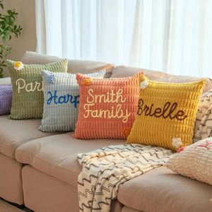 Funda de Almohada de Chenilla Personalizada con Nombre Bordado, de Poliéster, Extraíble, Lavable, Suave, Decorativa para Cuarto de Bebé - Product Image 1