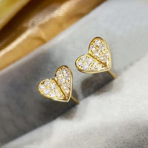 Orecchini a cuore placcati in oro con zirconi rotondi incastonati a pavé per donna, regalo romantico, gioielli alla moda. - Product Image 5