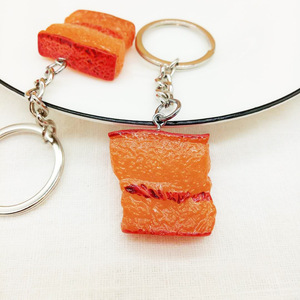 Simulación creativa de comida llavero de resina de goma suave regalo llavero estofado vientre de cerdo comida modelo colgante 3D llavero - Product Image 3
