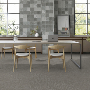 กระเบื้องพรมสี่เหลี่ยมลายทางคุณภาพสูง ทันสมัย ผลิตจาก PP พร้อมแผ่นรอง PVC - Product Image 1