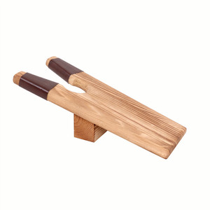 Sacabollos de Madera de Pino Macizo de Alta Calidad Personalizado para Botas Vaqueras - Product Image 1