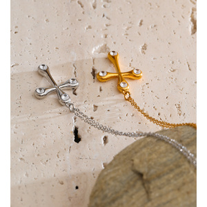 Collar con Colgante <span class=keywords><strong>de</strong></span> Cruz Clásico JINYOU 5917, Chapado en <span class=keywords><strong>Oro</strong></span>, Acero Inoxidable con Incrustaciones <span class=keywords><strong>de</strong></span> Circonia Cúbica - Product Image 4