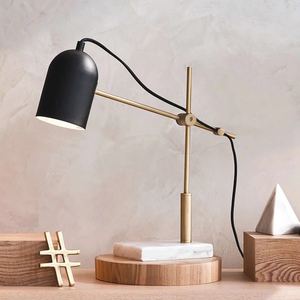 Hiện Đại Tối Giản Bắc Âu LED Bàn Đèn Sắt Đá Cẩm Thạch Mô Hình Cho Phòng Khách Phòng Ngủ Nghiên Cứu Đơn Giản Điện Cung Cấp Điện - Product Image 1