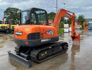 Miniexcavadora original Doosan de segunda mano, máquina de movimiento de tierra de 6 toneladas, en buen estado, a la venta - Product Image 2
