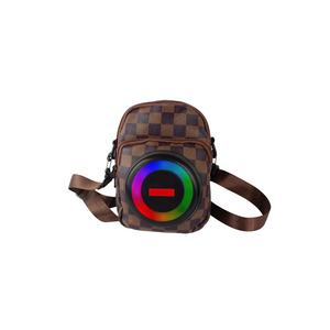 2025 nueva llegada diseño de bolso de hombro especial altavoz BT inalámbrico portátil tarjeta SD bolso altavoz <span class=keywords><strong>Karaoke</strong></span> para mochilero/excursionista - Product Image 1