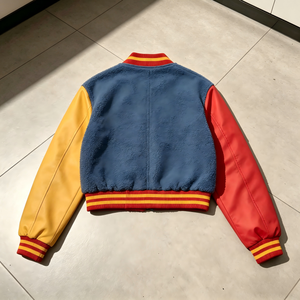 Blouson bomber en sherpa respirant pour <span class=keywords><strong>femme</strong></span>, avec blocs de couleur, manches en similicuir et patchs en chenille - Product Image 3