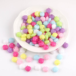 Cuentas acrílicas en forma de corazón de colores aleatorios para la fabricación de joyas, accesorios de bricolaje 35399 - Product Image 1