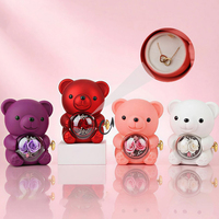 Boîte de rangement pour bijoux et bagues en forme d'ours avec roses éternelles préservées, étanche, non toxique, design à rabat, ensemble de 2 pièces pour cadeau de remise de diplôme