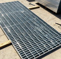 Grilles en acier soudées GI, grilles de sol industrielles galvanisées, fabrication sur mesure pour les couvercles de canalisations