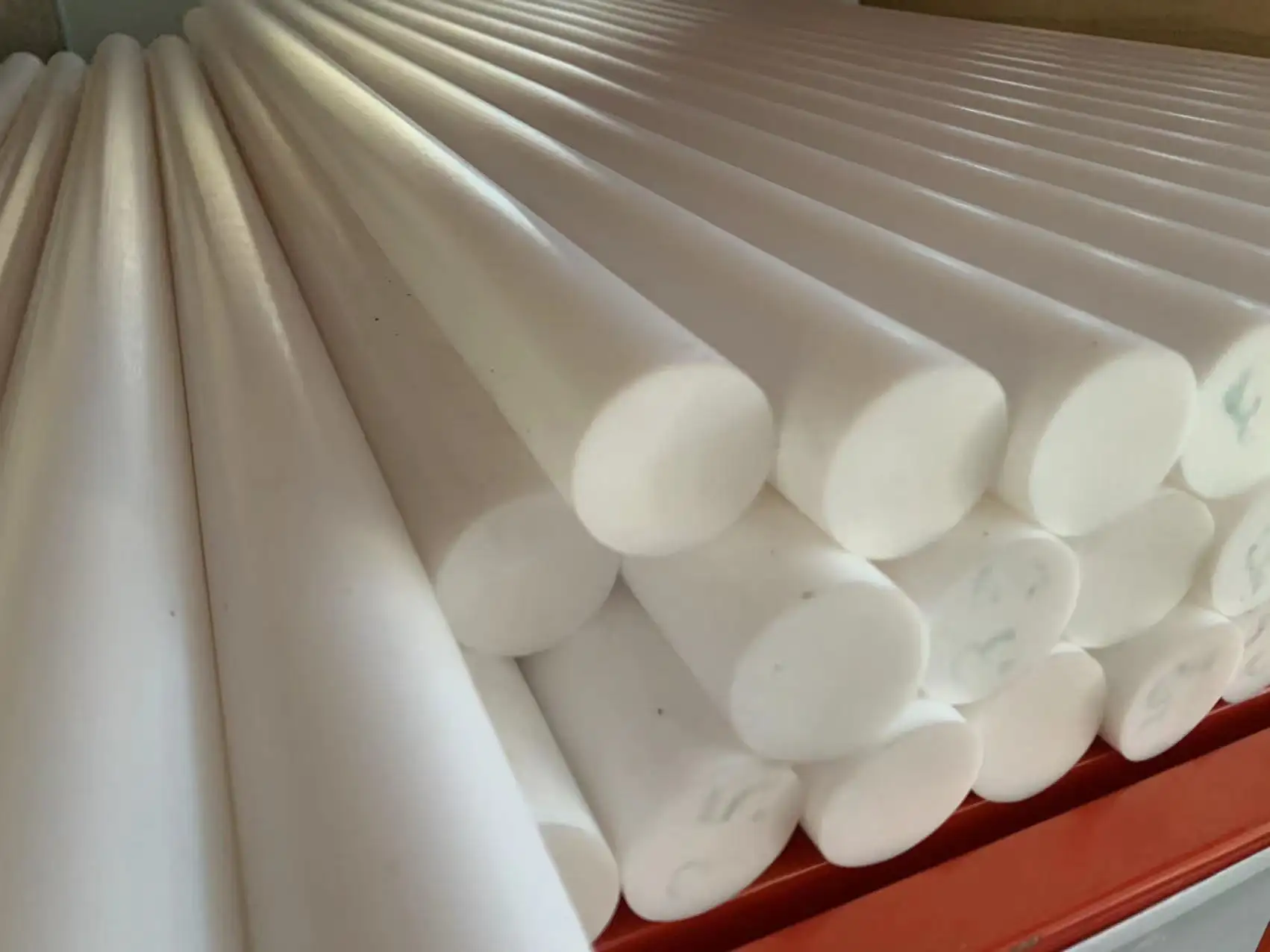 Batang Plastik PTFE Murni Alami Tahan Panas dan Kimia Kualitas Tinggi