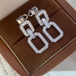 ต่างหูเพชรทรงกลมเจียระไนแบบบริลเลียนท์ Aazuo ทองคำขาว 18K ประดับเพชรเพาะเลี้ยงในห้องปฏิบัติการ คุณภาพ E VS1 ดีไซน์หรูหราสำหรับผู้หญิง เหมาะสำหรับเป็นของขวัญ - Product Image 2