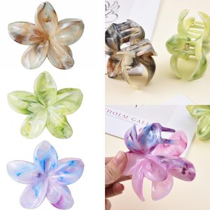 Pince à cheveux en résine plastique à motif floral hawaïen de 8 cm pour filles, accessoires pour cheveux à usage quotidien, fleur de frangipanier/plumeria - Product Image 3