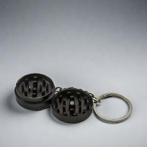 Molino de Hierbas Manual de Metal de Zinc de 3 Piezas, Triturador de Tabaco, Llavero Barato al por Mayor de Fábrica China - Product Image 4