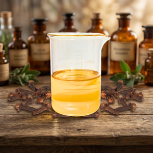 Huile de clou de girofle pure d'Indonésie Aroma Atsiri Indonesia |   Huile essentielle de haute qualité avec une odeur douce et phénolique pour l'aromathérapie - Product Image 3