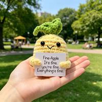 Peluche radis positif en crochet fait main, adorable amigurumi tricoté avec carte encourageante