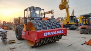 Rodillo compactador usado DYNAPAC CA30D con tambor único, componente central de rodillo de neumático, motor y bomba - Product Image 3
